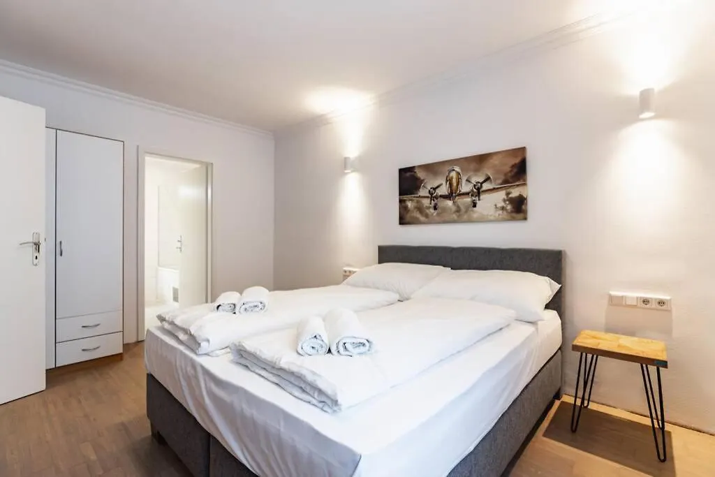 Chic One-Bedroom Apartment With King-Size Bed, Nestled In Vienna'S Vibrant Heart 0*, Vienna